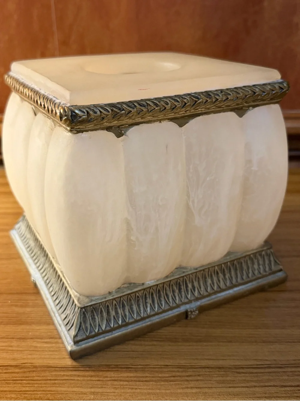 Elegant Springmaid Palais Cream & Gold Faux Marble Resin Tissue Box Cover 6” - Picture 10 of 11